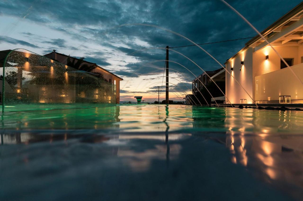Pachis Escape Suites Exterior foto