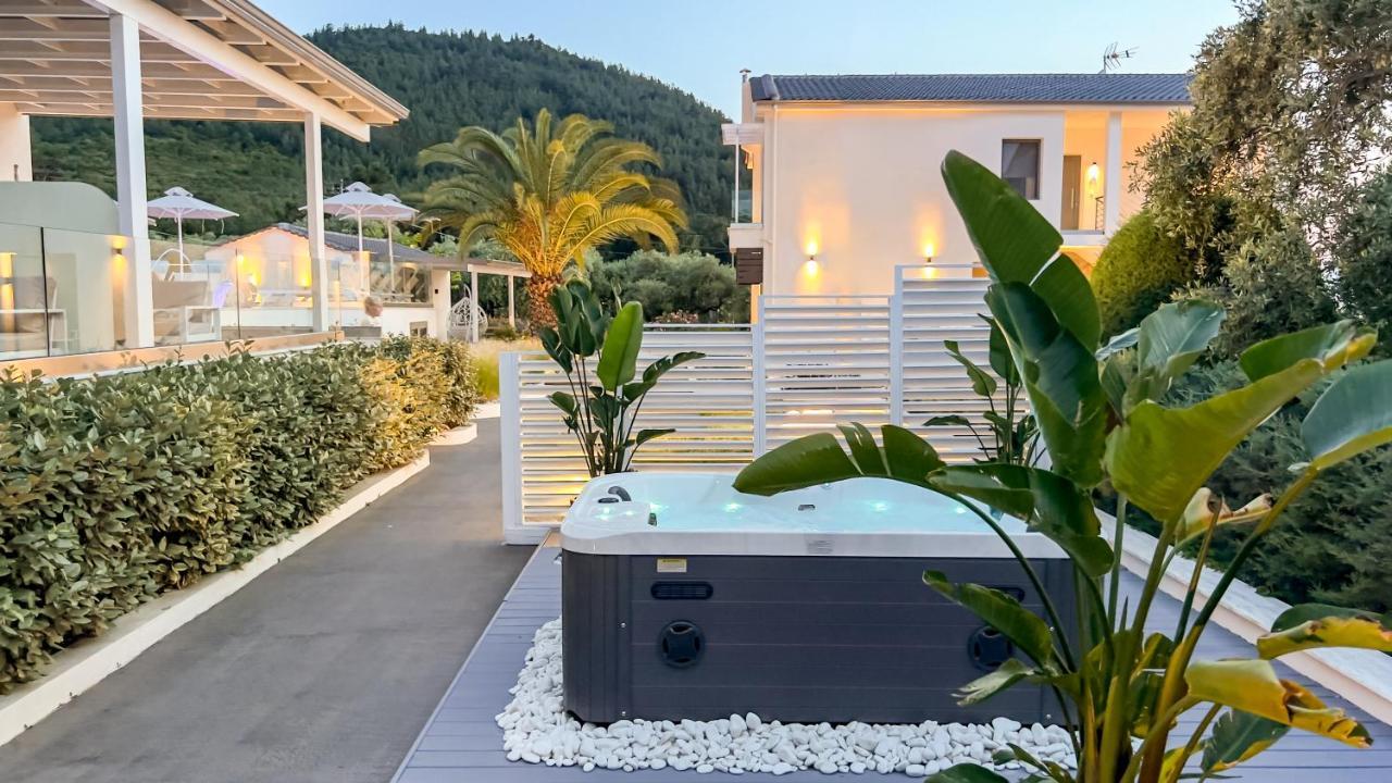 Pachis Escape Suites Exterior foto